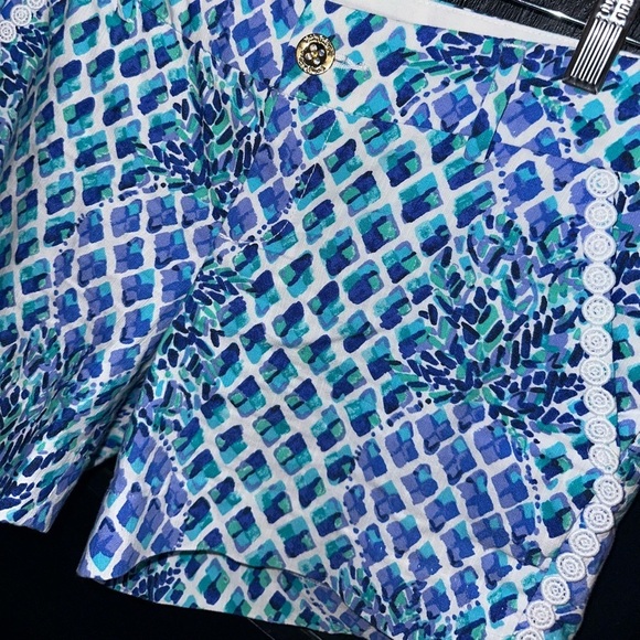 Lilly Pulitzer Callahan 5” Short in Resort White Toe In Pineapple Lace Sz 6 - Picture 7 of 12